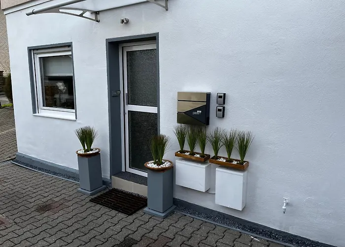 Lage In Sehr Hochwertige, Individuelle Als Hotelalternative Mit Suedterrasse, Pkw-stellplatz, Wallbox U.v.m. Lejlighed Bochum