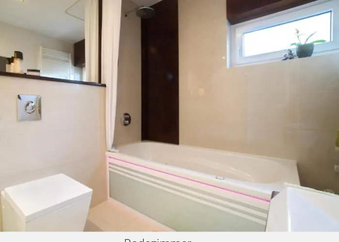 Lage In Sehr Hochwertige, Individuelle Als Hotelalternative Mit Suedterrasse, Pkw-stellplatz, Wallbox U.v.m.