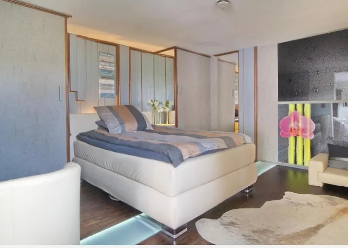 Lejlighed Lage In Sehr Hochwertige, Individuelle Als Hotelalternative Mit Suedterrasse, Pkw-stellplatz, Wallbox U.v.m. *