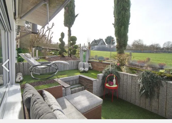 Lage In Sehr Hochwertige, Individuelle Als Hotelalternative Mit Suedterrasse, Pkw-stellplatz, Wallbox U.v.m.